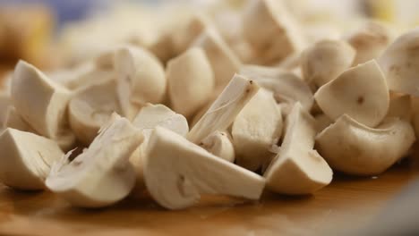 sliced white mushrooms