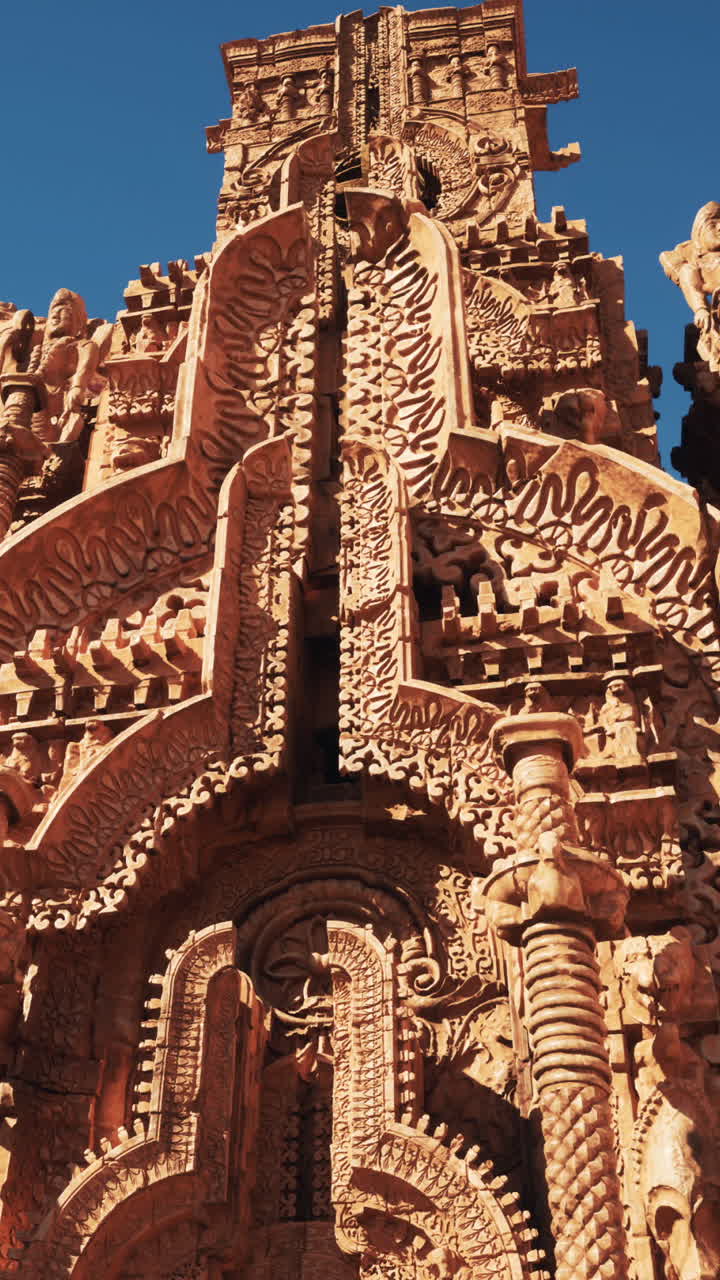 마야 사원 의 복잡 한 조각 된 돌 작품 의 근접 사진