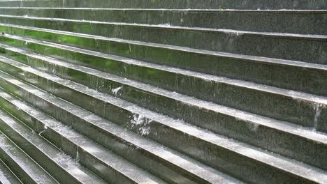 Hermosa-Decoración-De-Pared-De-Cascada-En-El-Jardín