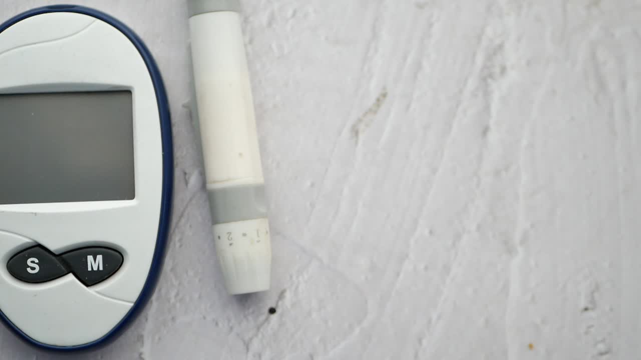 Diabetes Testing Supplies: Blood Glucose Meter, Pills and Lancet