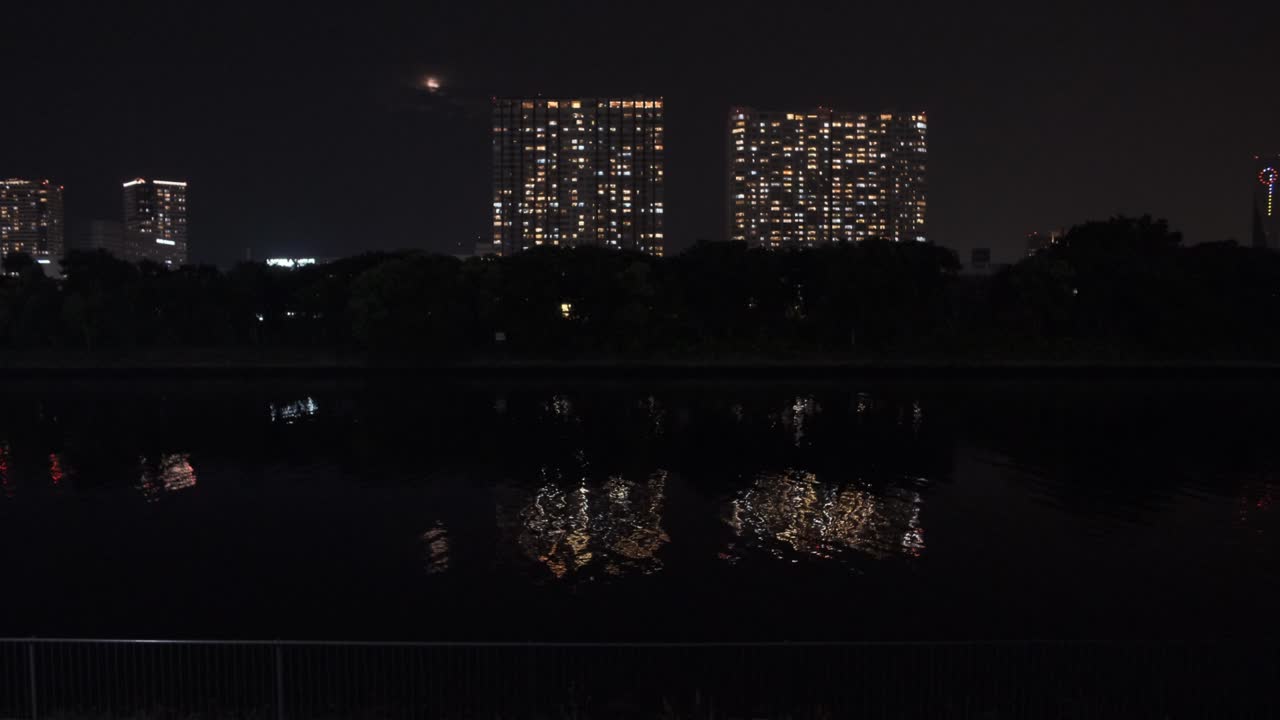 도쿄 도요수 구루리 공원 야간 전망 2022년 6월