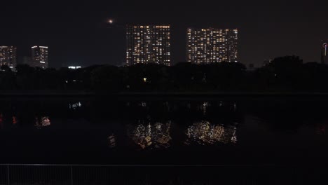 el parque de toyosu gururi de tokio, vista nocturna de junio de 2022