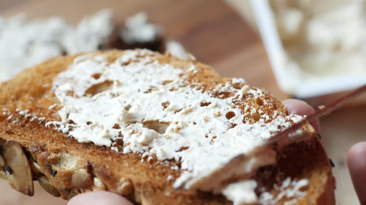 pan tostado con pasta