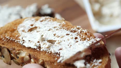 pan tostado con pasta