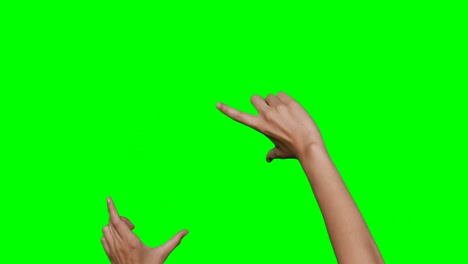manos fingiendo tocar una pantalla invisible