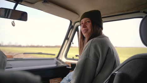 Young-Red-Haired-Girl-With-Old-Braces-As-Co-Pilot-In-A-Caravan