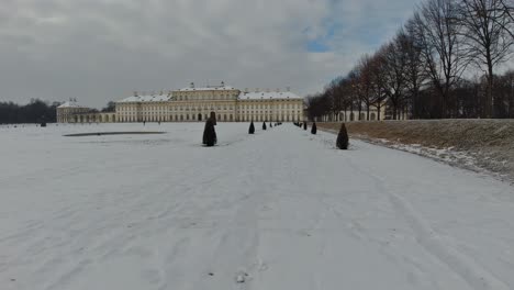 oberschleißheim schloss en invierno palacio alemán cubierto de nieve