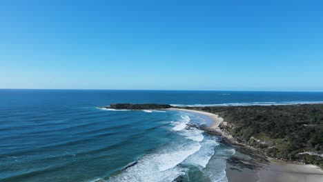 Vista-Aérea-De-La-Punta-De-Goanna-Y-La-Playa-Chinamans-Evans-Head-Australia