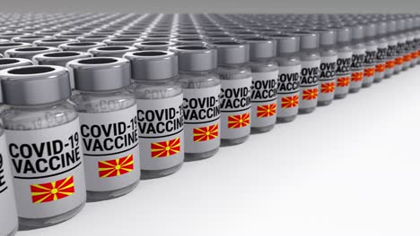 botellas de vacuna contra la covid-19 en el norte de macedonia