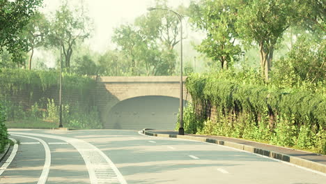 Calle-De-La-Ciudad-Con-Carretera-Vacía-Y-Luz-De-La-Mañana-En-Europa