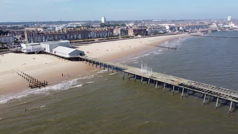 Muelle-En-Loweroft-Norfolk-Reino-Unido-Playa-Verano-2021-Imágenes-De-Drones