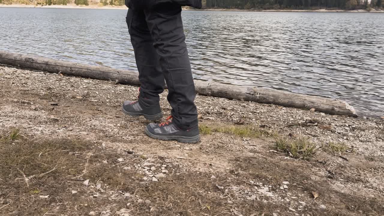 볼보시, 루마니아 - 호수변에서 산책 - 추적