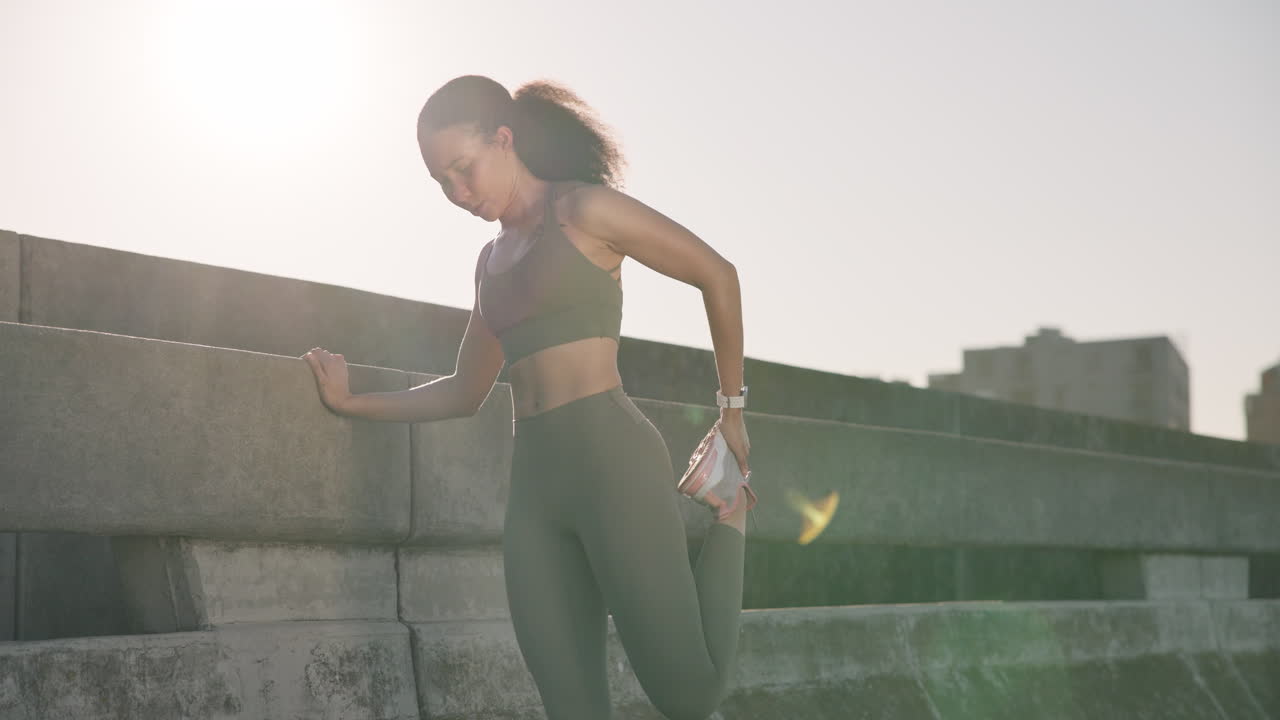 피트니스, 여자 및 야외 다리 스트레칭