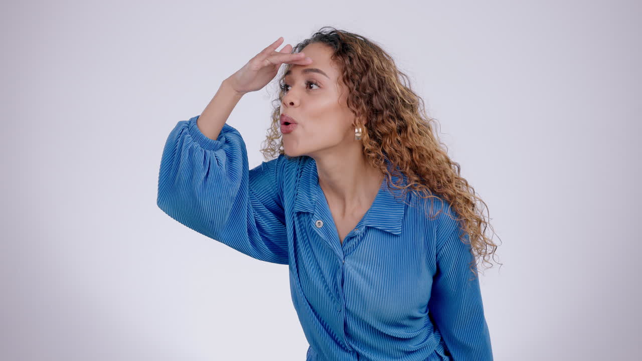 와우 뉴스와 함께 스튜디오에서 검색, 손과 여성