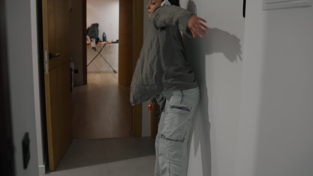 음악을 듣는 여자