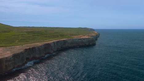 los acantilados de la isla de gozo malta