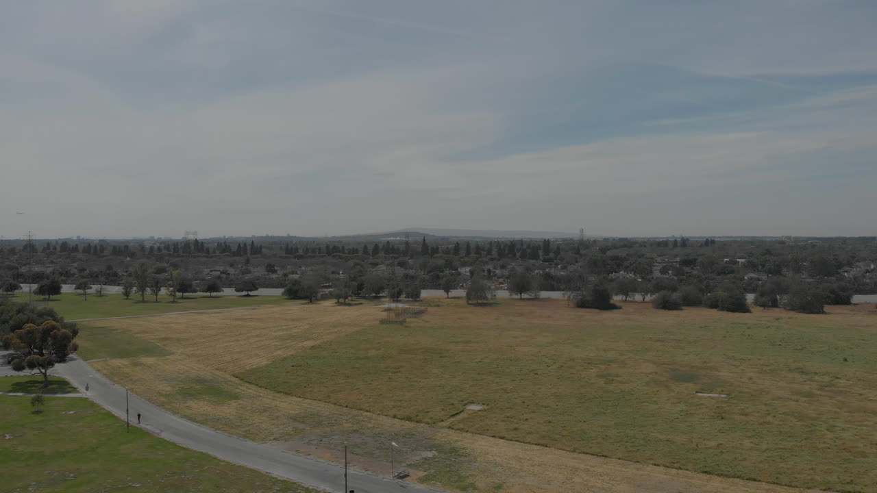 camión de seguimiento de drones