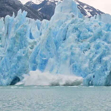 Cámara-Lenta-Del-Glaciar-Dawes-En-Alaska-Parto-Sugiere-Calentamiento-Global-2