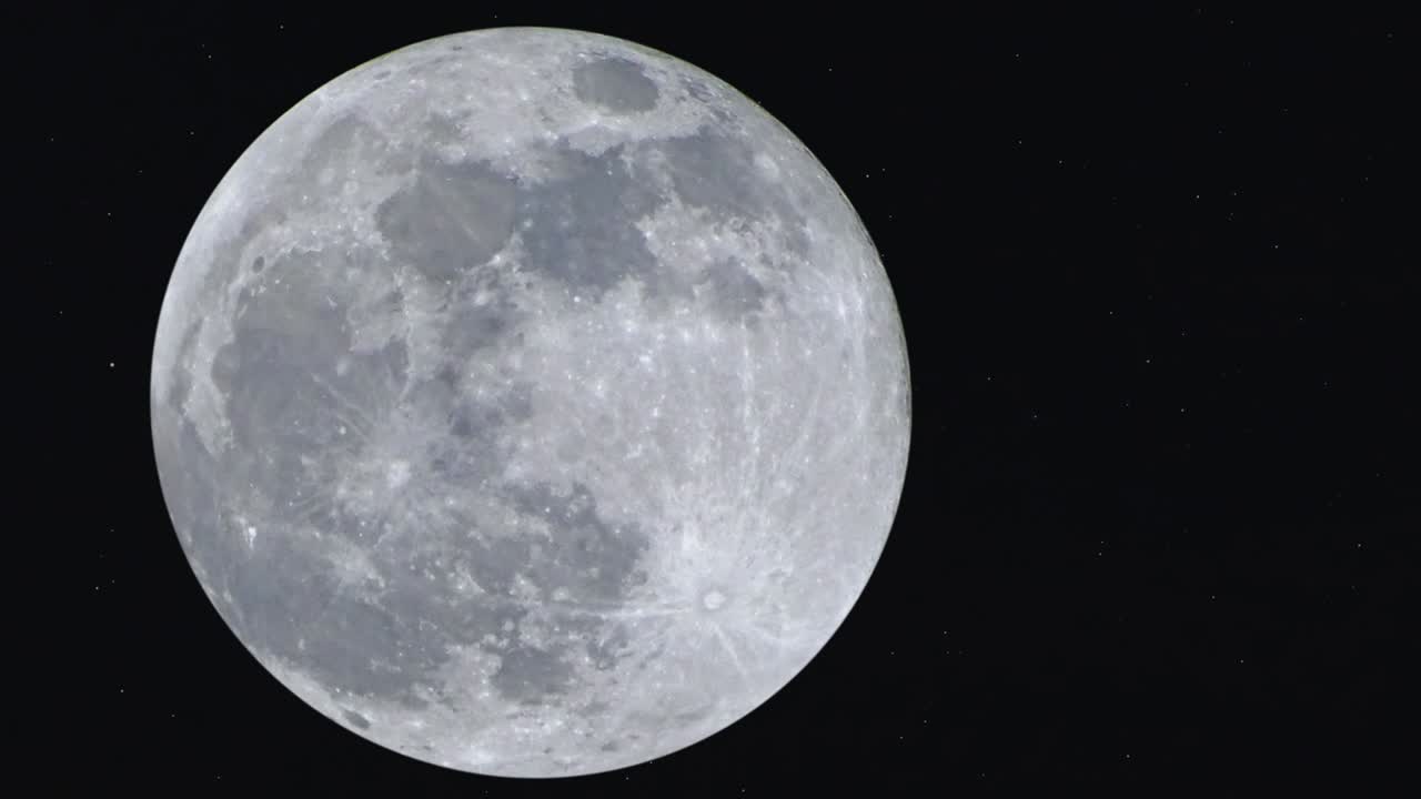 imagen en movimiento de la luna del espacio.