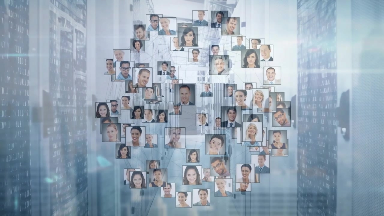 Sistema che scansiona i cabinet dei server, formando una rete tecnologica con collegamenti a profili animati.