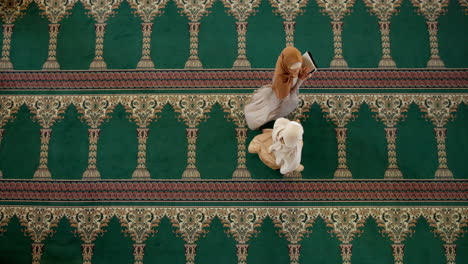 muslim women reading in a mosque