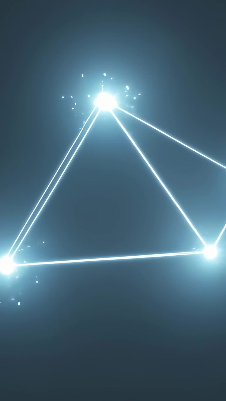 Video verticale: Nucleo sinistro che pulsa, inviando un raggio, 3 nodi che formano un triangolo nel vuoto oscuro, scintillando.