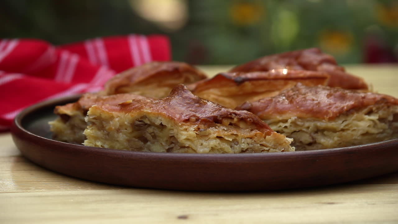 Baklava caseira disposta em um prato