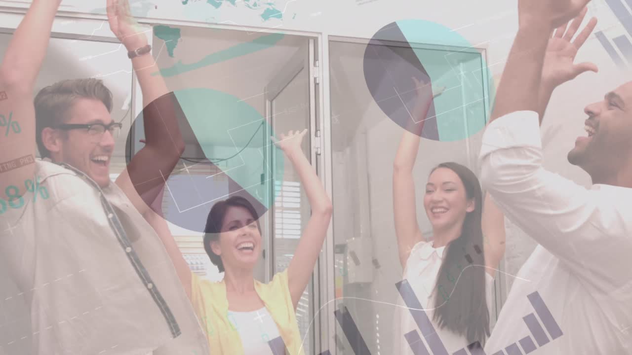 행복한 다양한 사업가들이 사무실에서 손을 박는 그래프의 애니메이션