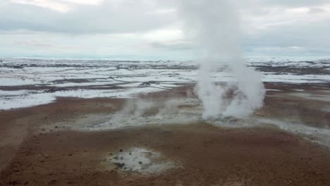 área geotérmica surrealista de namafjall, islandia