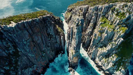 vista de cabo hauy drone en tasmania, australia 9