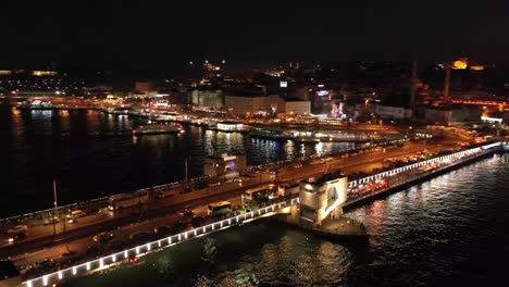 vista aérea nocturna de estambul, el cuerno de oro, el puente de galata, eminönü y karaköy video de stock europa, lugar famoso, galata, el puante de galata y el cuer no de oro - estambul