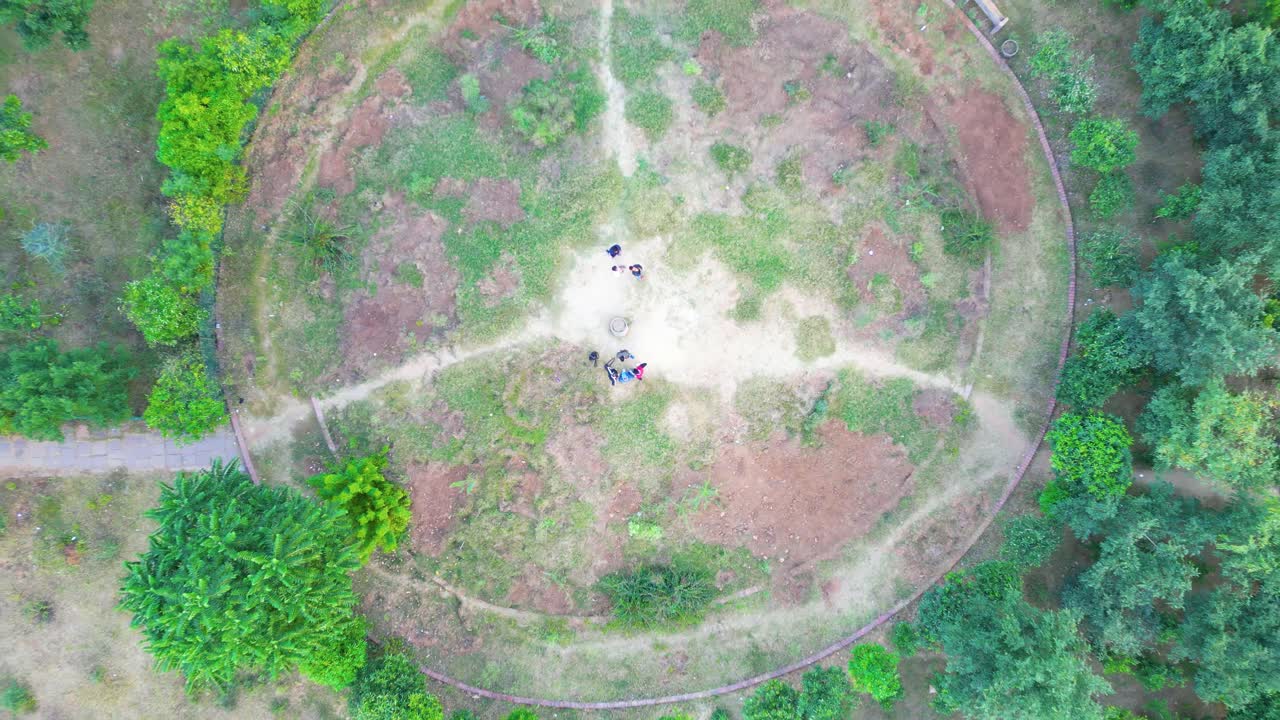 vista aérea en la ciudad de alwar grabada por dji mini 3pro
