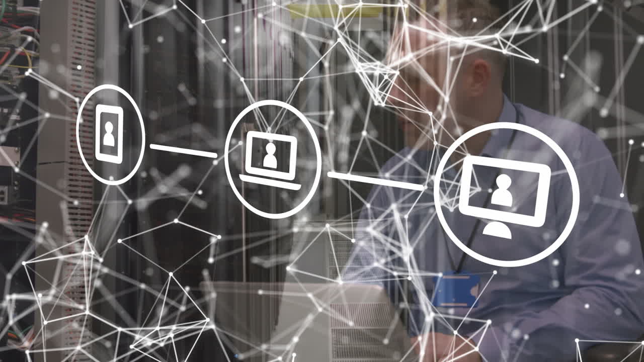 red de conexiones a través de un técnico caucásico en una sala de servidores