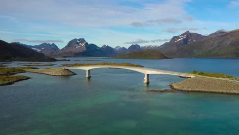 Fredvang-Brücken-Panorama-Lofoten-Inseln