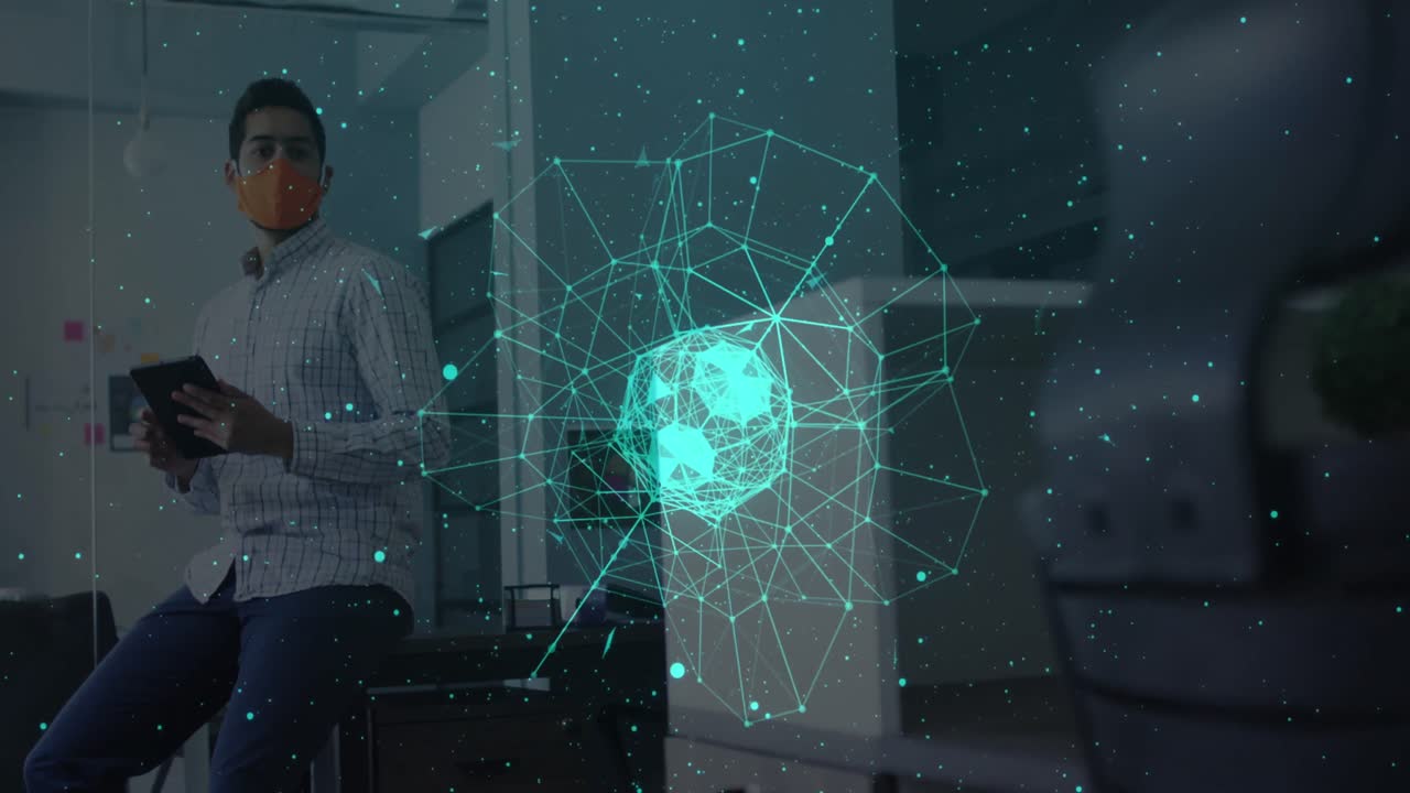 mundo de la red de conexiones contra el hombre que usa máscara facial usando tableta digital en la oficina