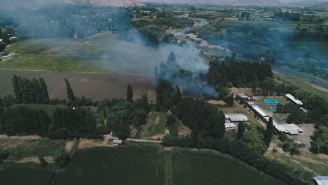 sobrevolando una finca en llamas en chile