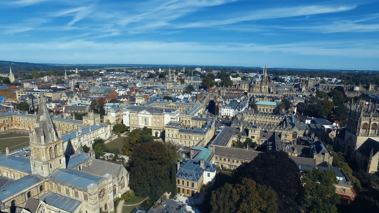 Drone flight over Oxford | city views