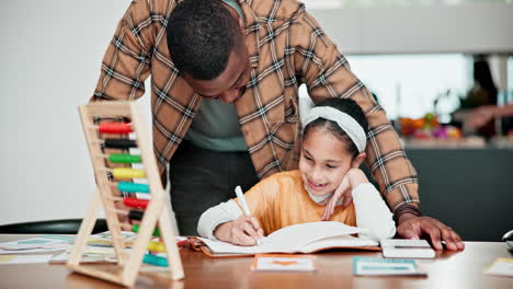 Padre-De-La-Escuela-En-Casa,-Cuaderno