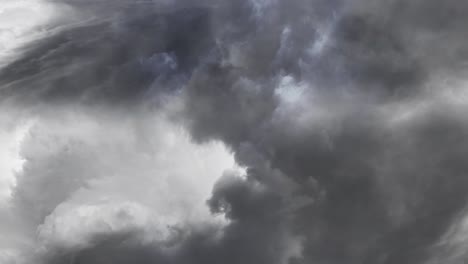 tormentas eléctricas, nubes de tormenta dramáticas rayos y relámpagos