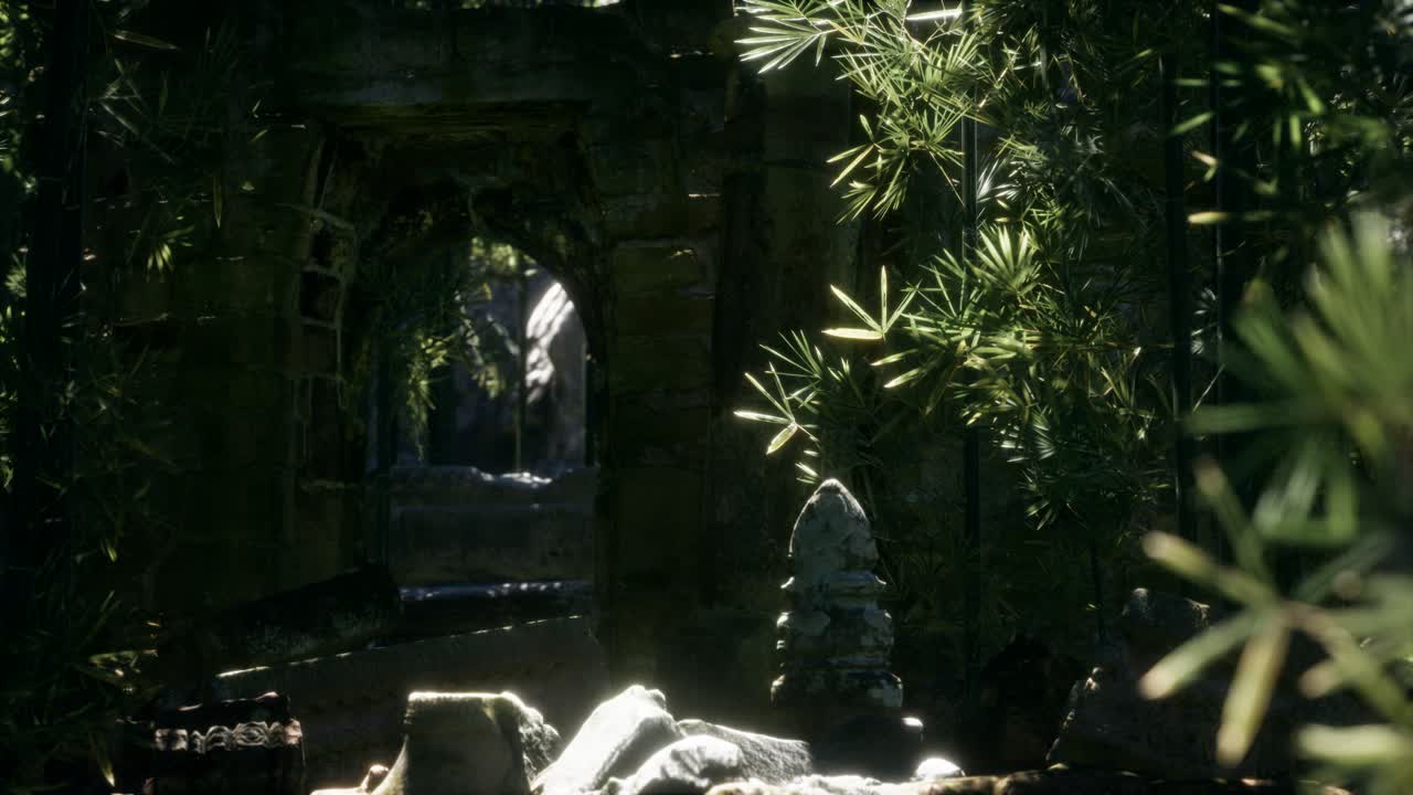 초록색 대나무 숲 에 있는 고대 건물 들 의 폐허