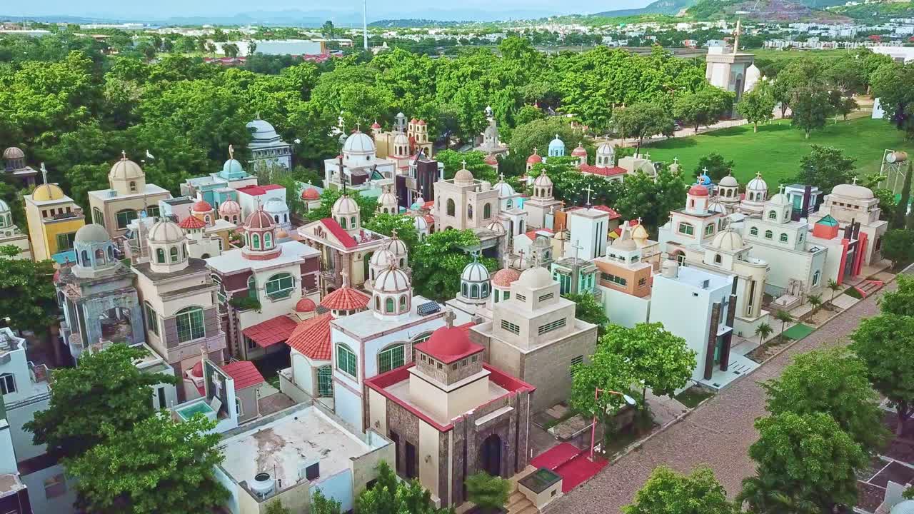 Take Aeria over a luxurious cemetery in Sinalo, Mexico 01