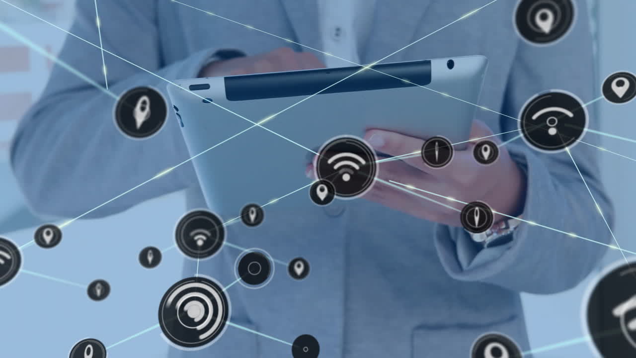 animación de la red de conexiones con iconos wifi sobre hombre caucásico usando tableta