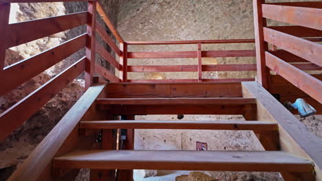 dentro del castillo medieval de chlemoutsi en grecia, sitio arqueológico