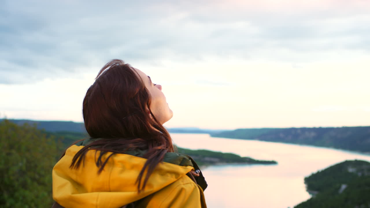 뜨거운지 차가운지, 나는 산책합니다.