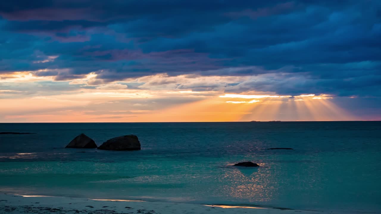 노르웨이 의 바다 위 에 해 가 지는 것