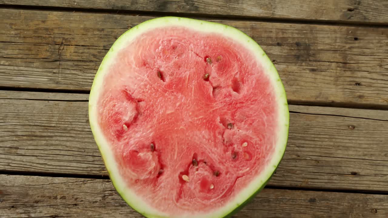 반으로  ⁇ 은 수박의 오버헤드