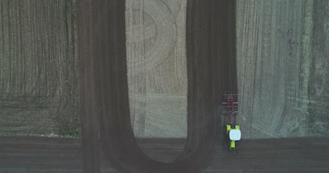 Agricultura-Fondo-Tractor-Arando-Campo