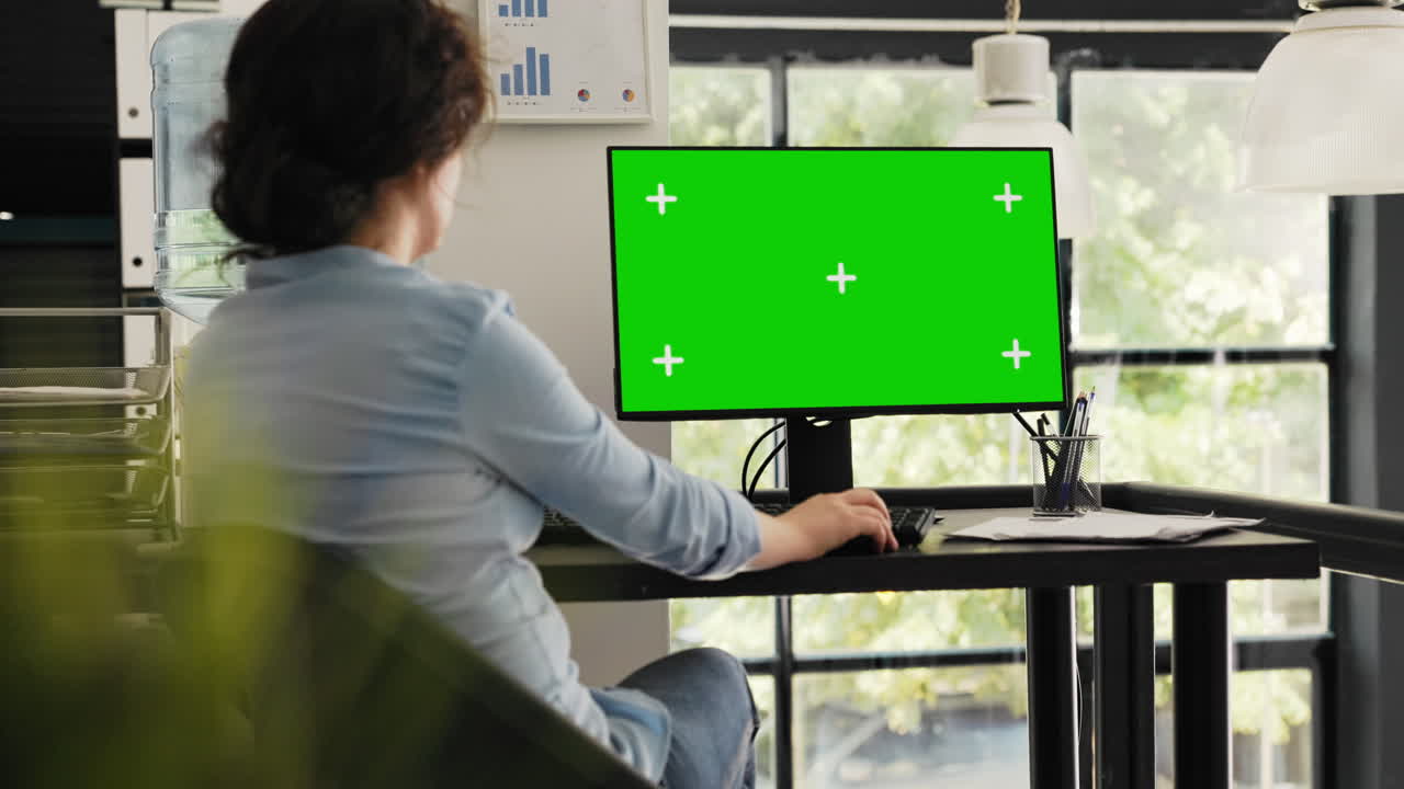 especialista en relojes de escritorio de pantalla verde