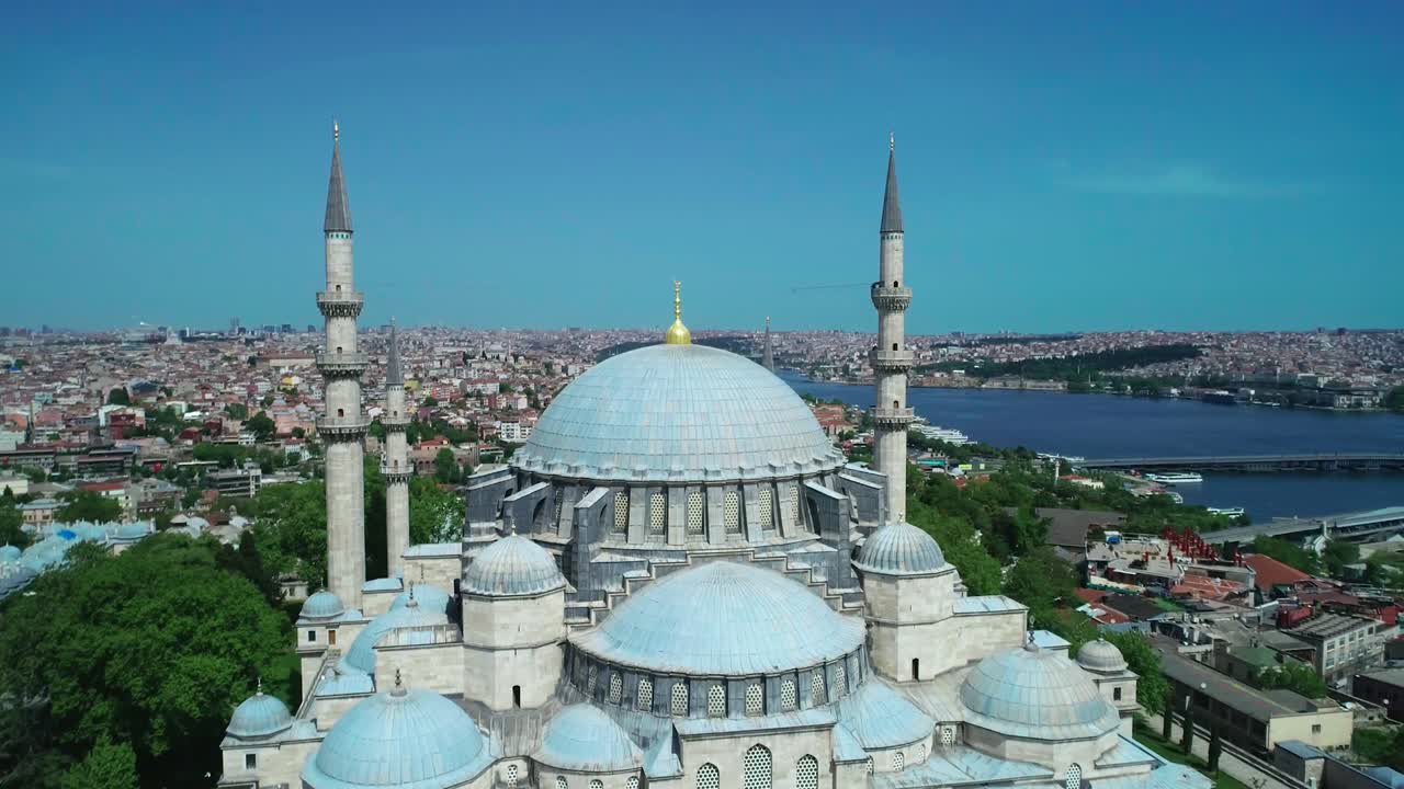 mezquita suleymaniye de estambul, imágenes aéreas de camii durante el toque de queda por covid