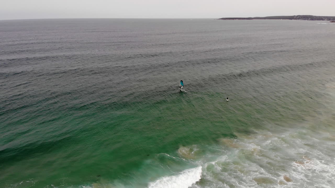 windsurf 4k drone horizonte de olas del océano